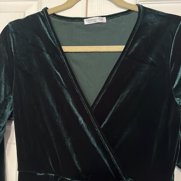 Women’s nwot dark green dress from Lageyko. Sz m. #32 - Picture 2 of 4